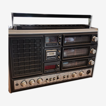 Ancien poste radio grundig