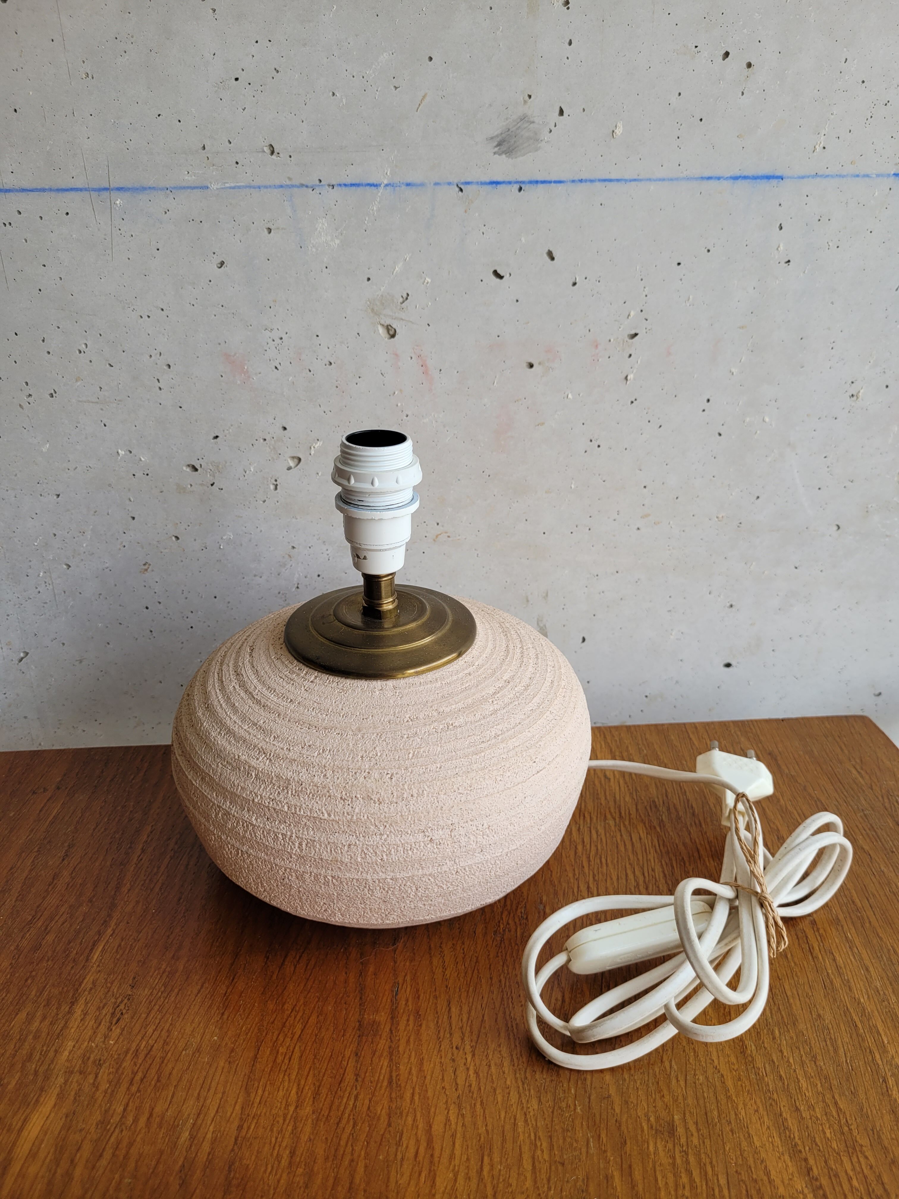 Vintage ball lamp foot