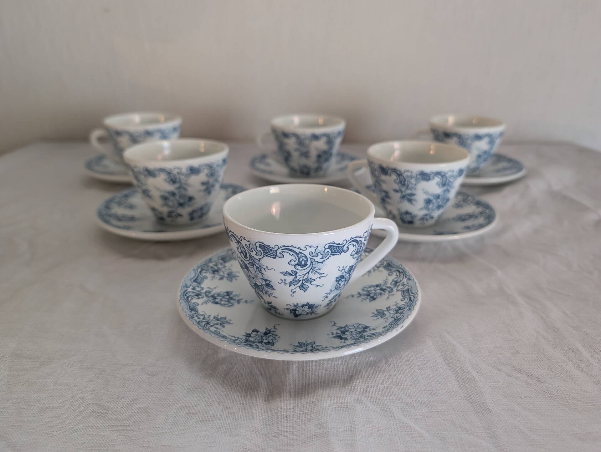 6 cups and saucers Rivanel in vintage 70's opaline