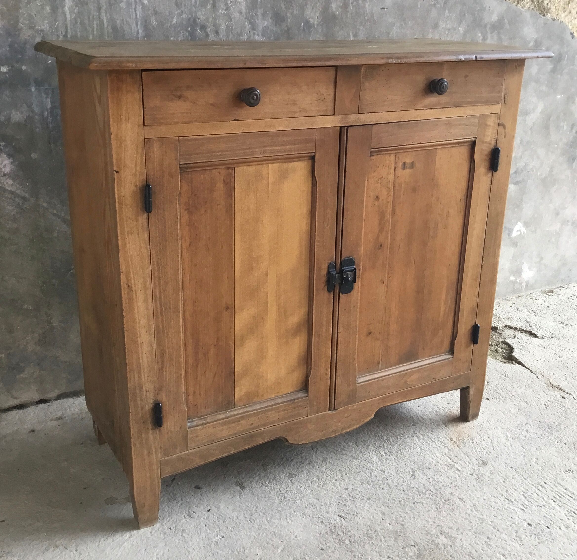 Parisian sideboard with 2 doors and 2 drawers - early twentieth