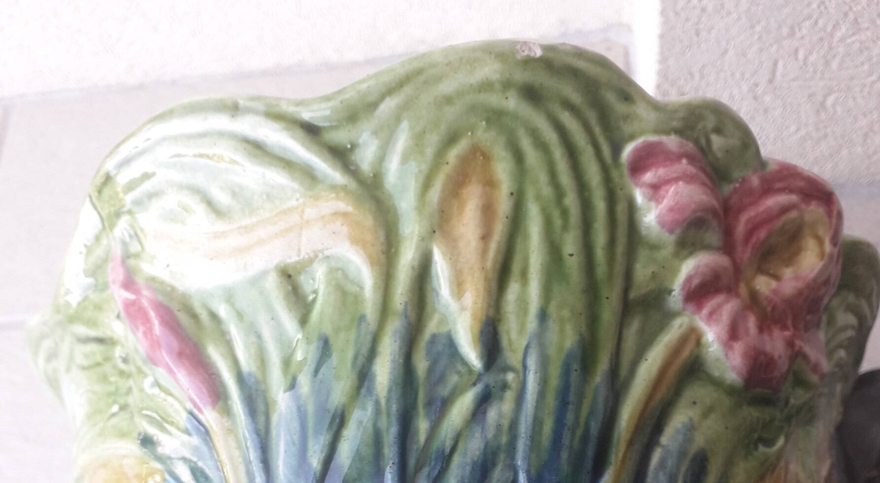 Earthenware cache-pot