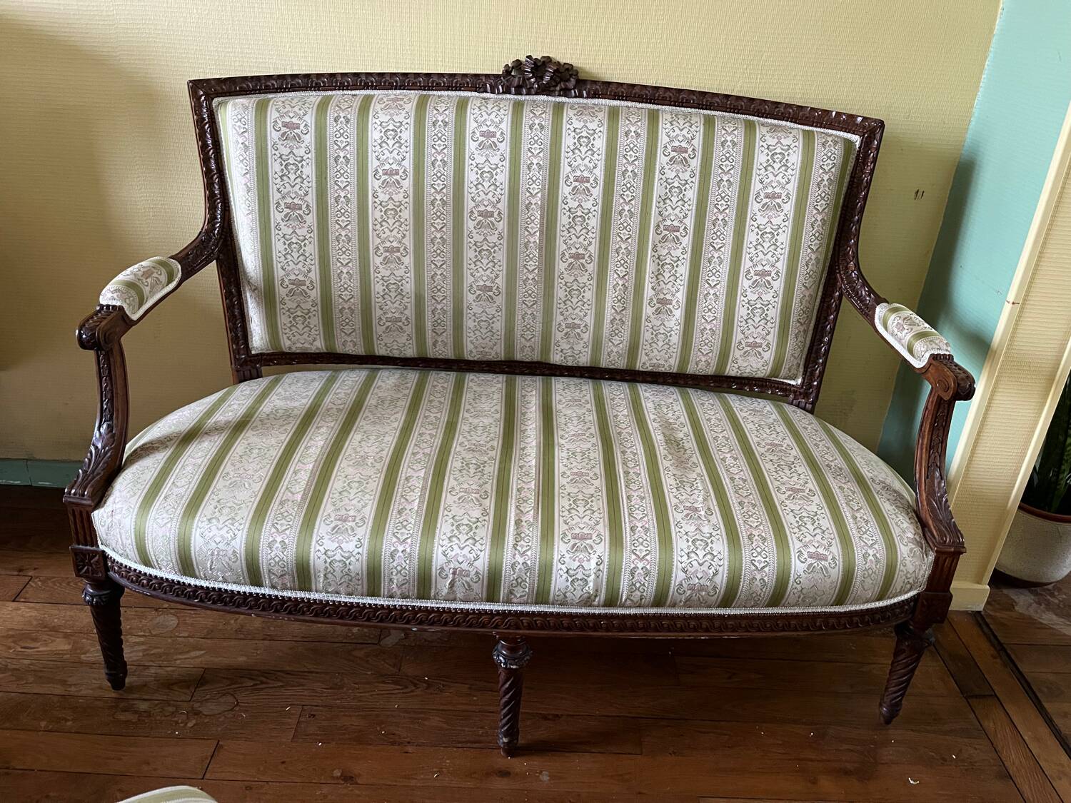 French-style living room set
