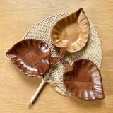 Trois coupelles feuilles