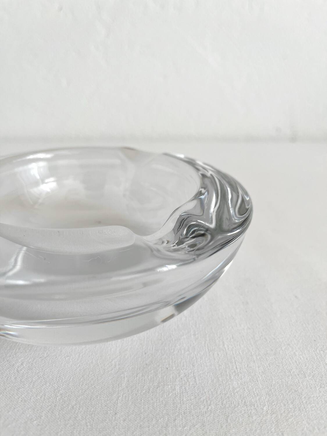 Vintage Vannes crystal round ashtray