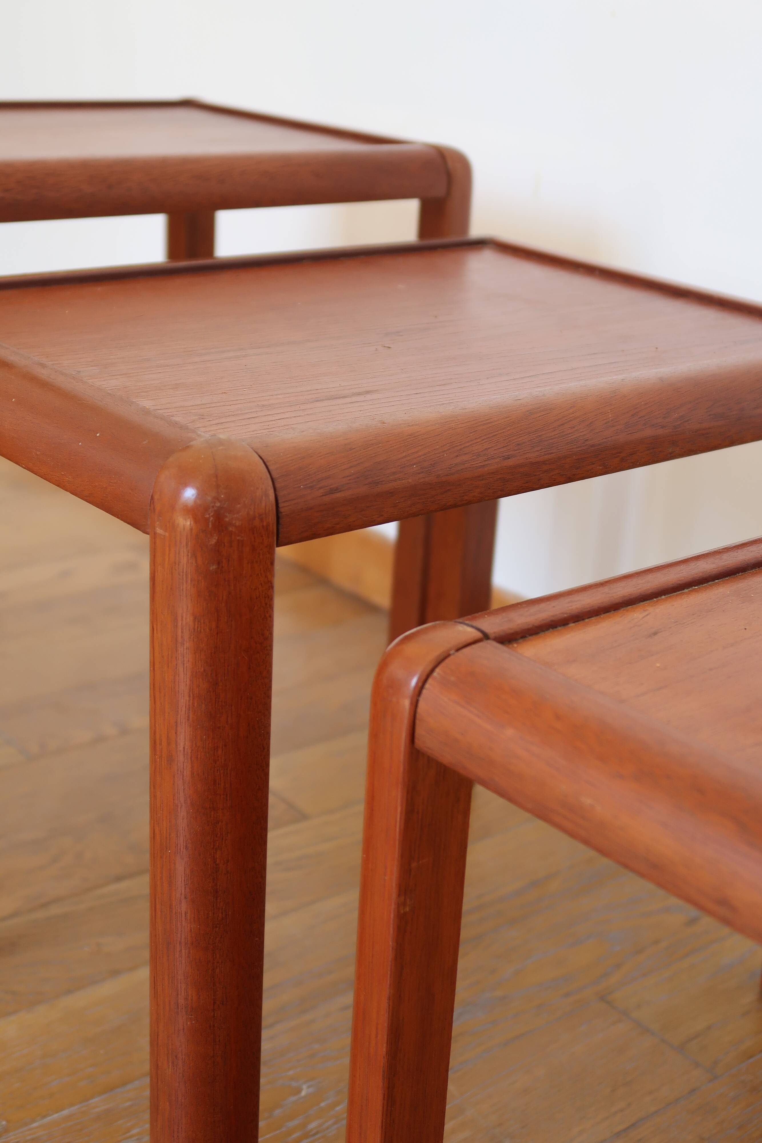 Scandinavian nesting coffee table 70's
