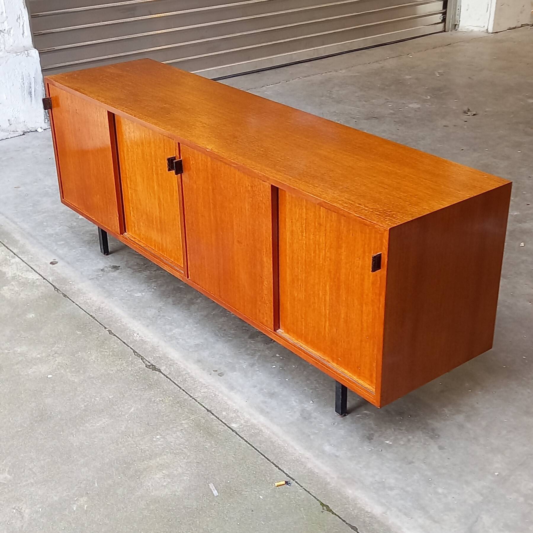 Florence Knoll sideboard in walnut 1960's