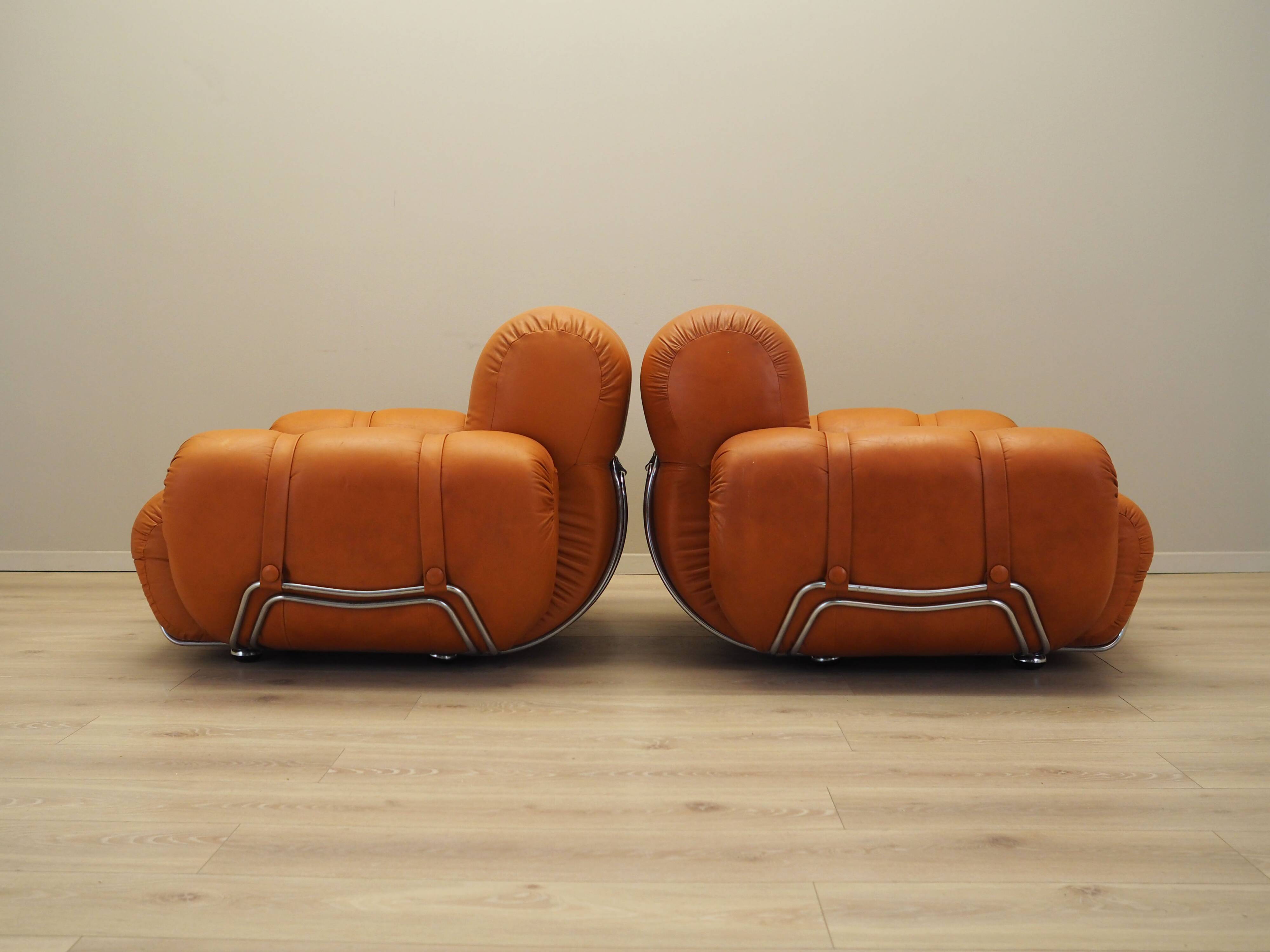 Ensemble de fauteuils orange, design Space Age, années 1960, production : Italie
