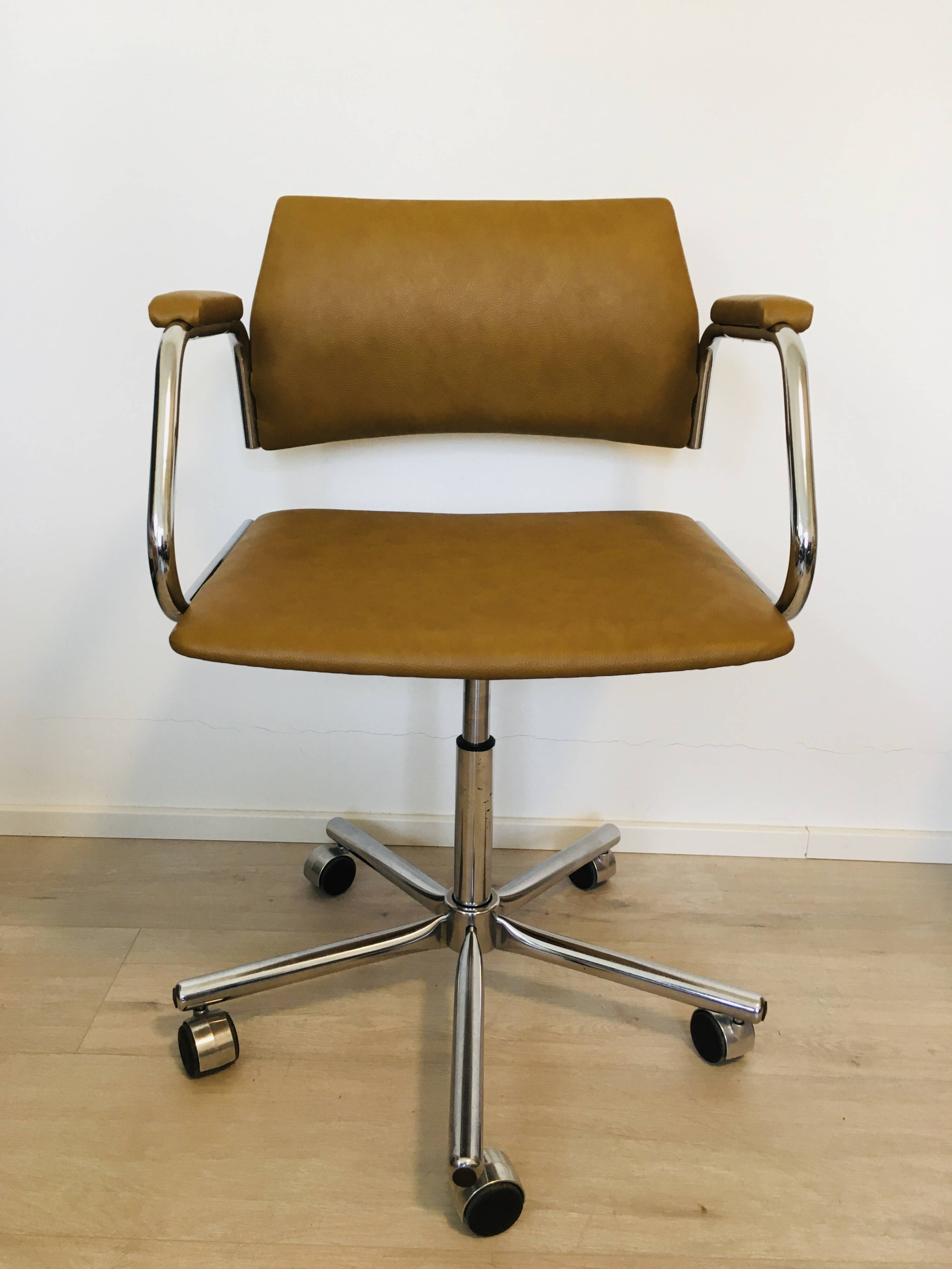 Fully Restored Vintage Desk Chair by Kovona, Czechoslovakia 1970’s