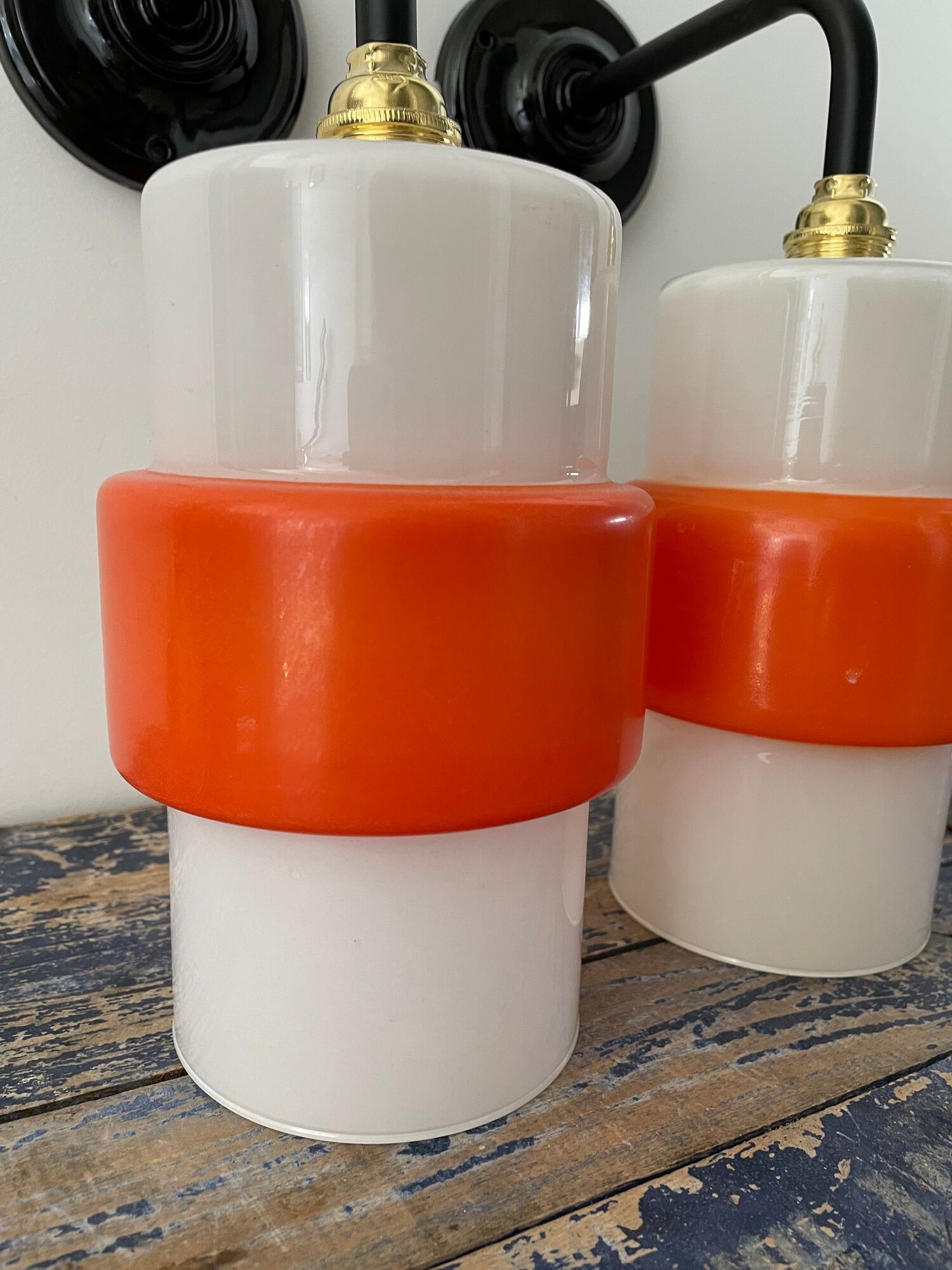 Lot de deux appliques vintage 70 électrifiées à neuf