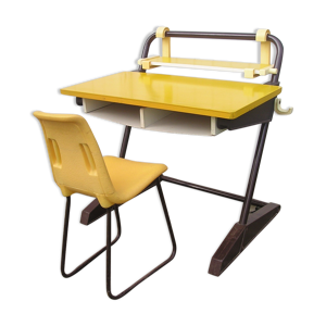 bureau d'écolier et sa chaise vintage