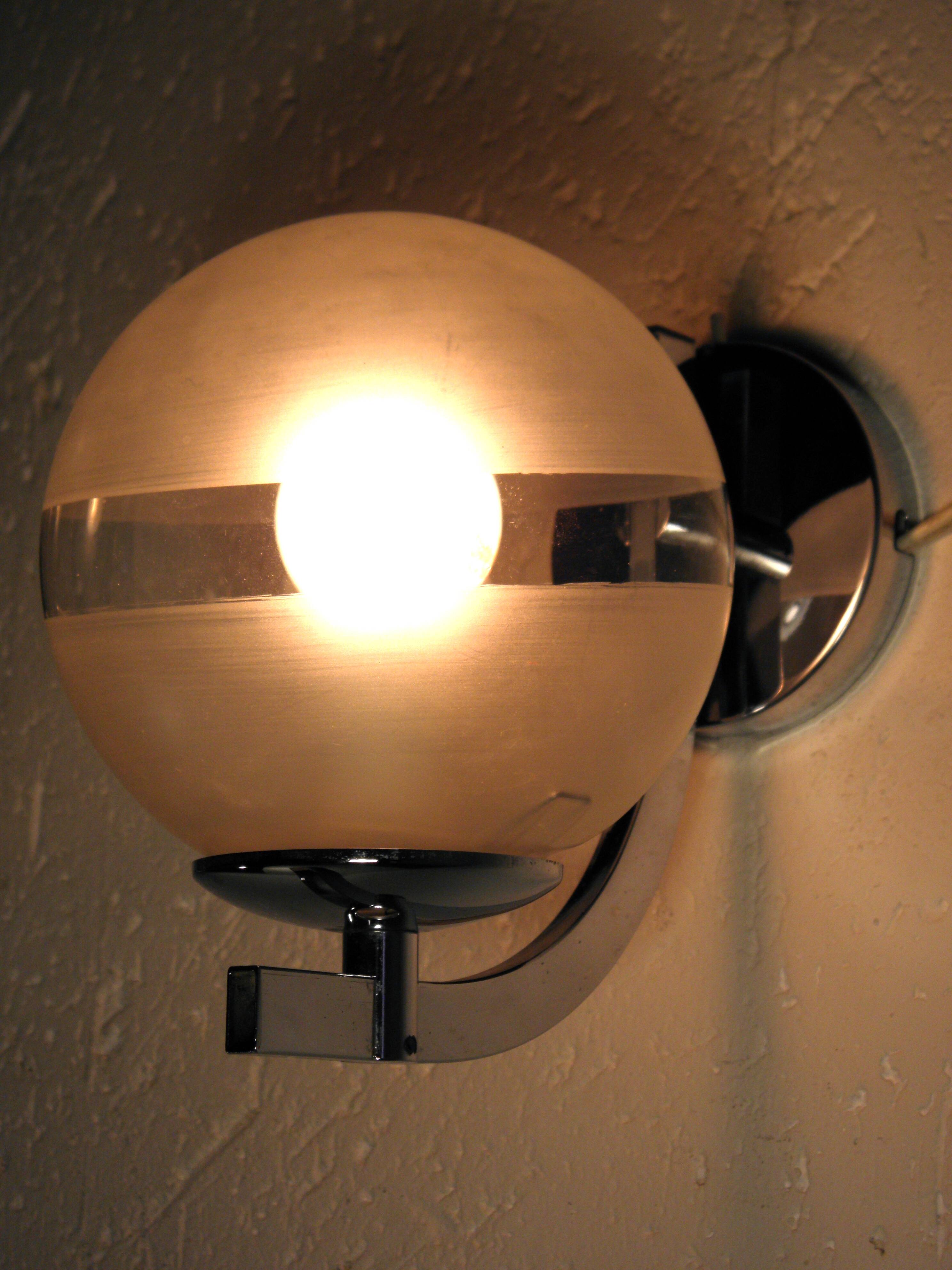 Paire d'appliques verre et chrome 1970