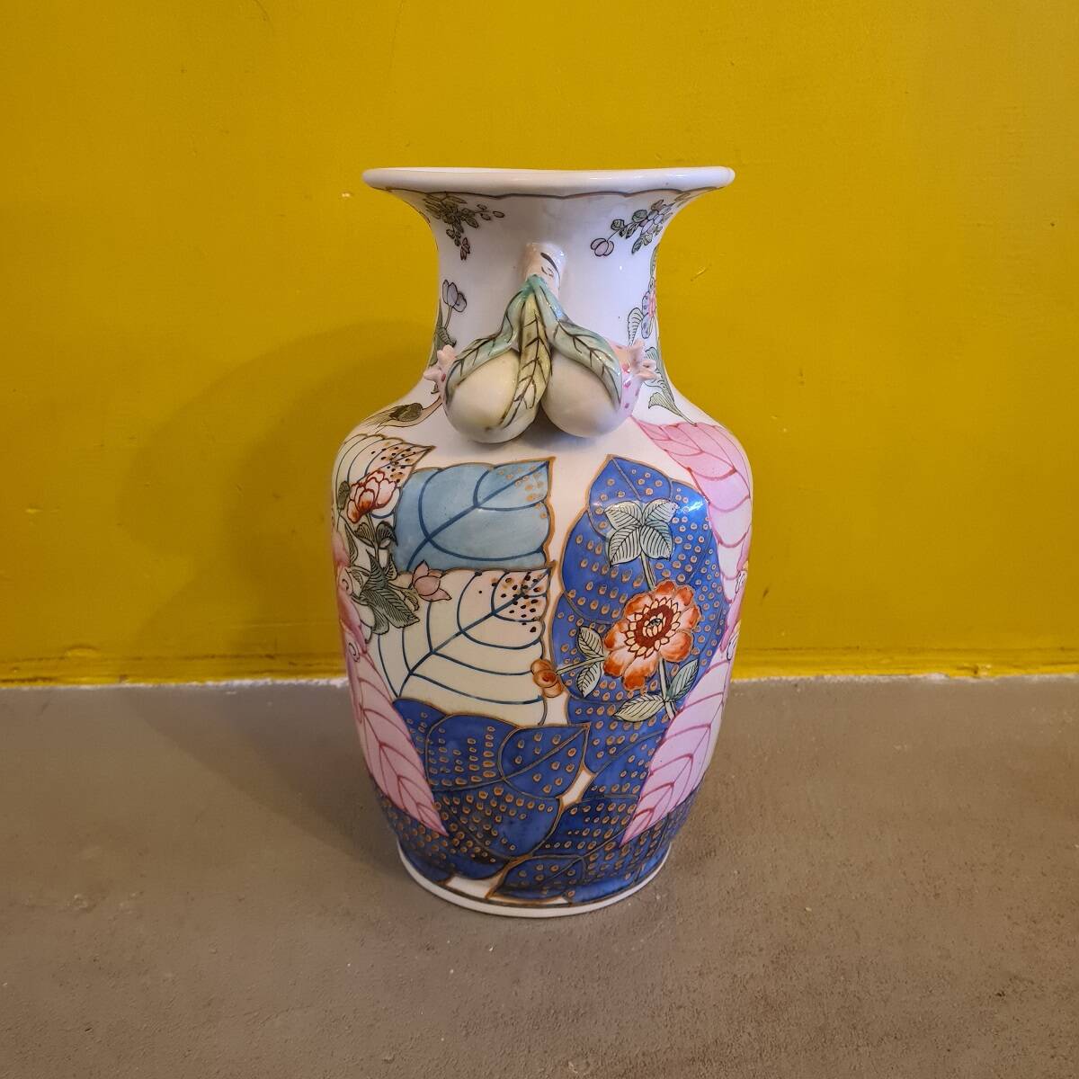 Famille Roze Chinese Porcelain Vase, 1st Half Of The 20th Century