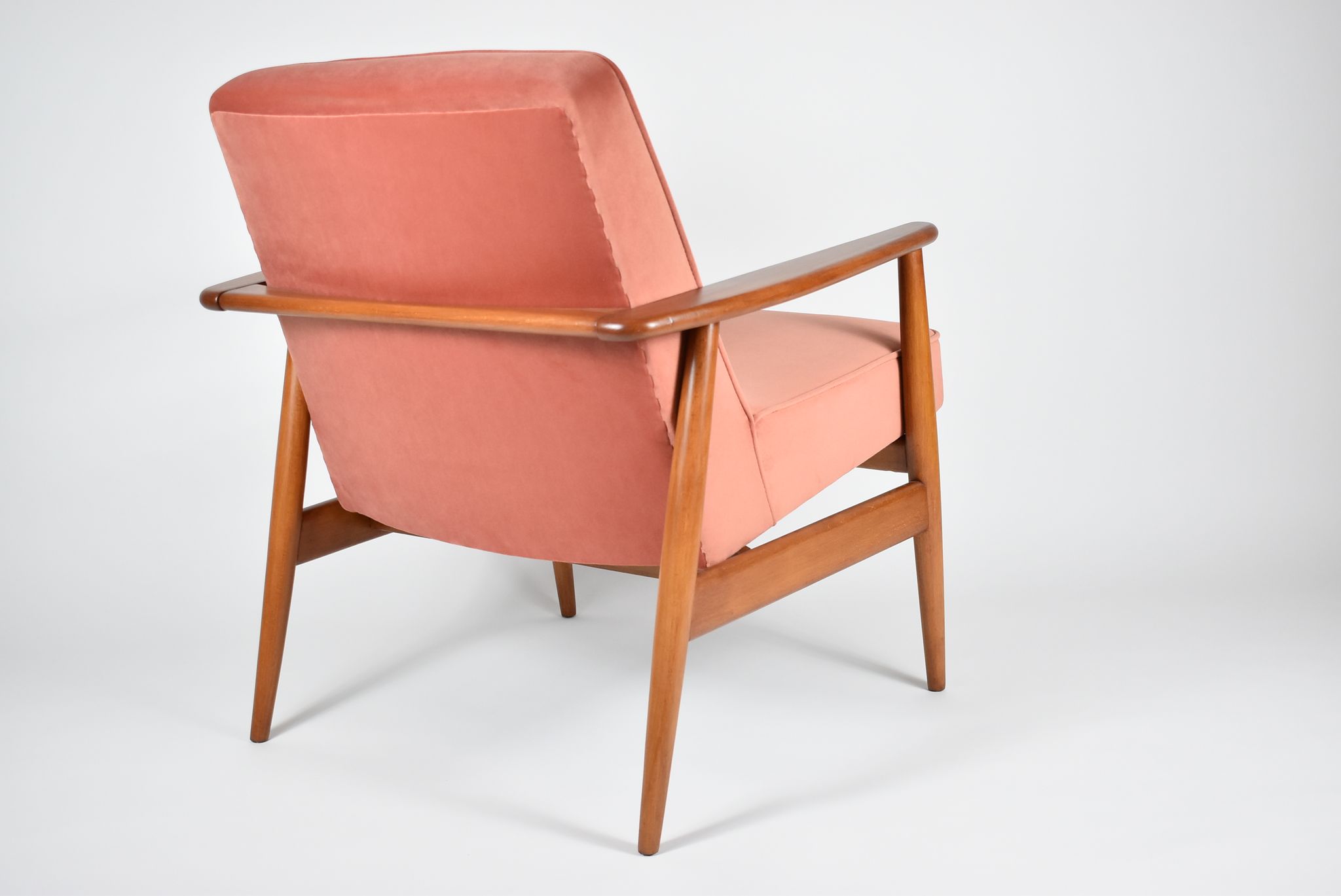 Pink velvet armchair, designer M. Zielinski, 1960s, Poland