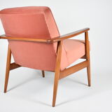 Pink velvet armchair, designer M. Zielinski, 1960s, Poland