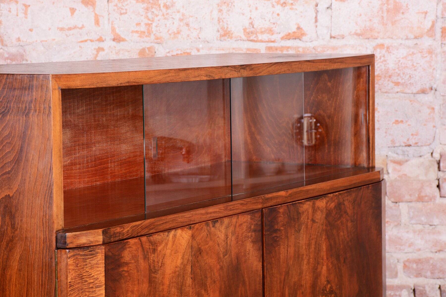 Ard Deco Commode in Walnut and Glass, Czech, 1920s
