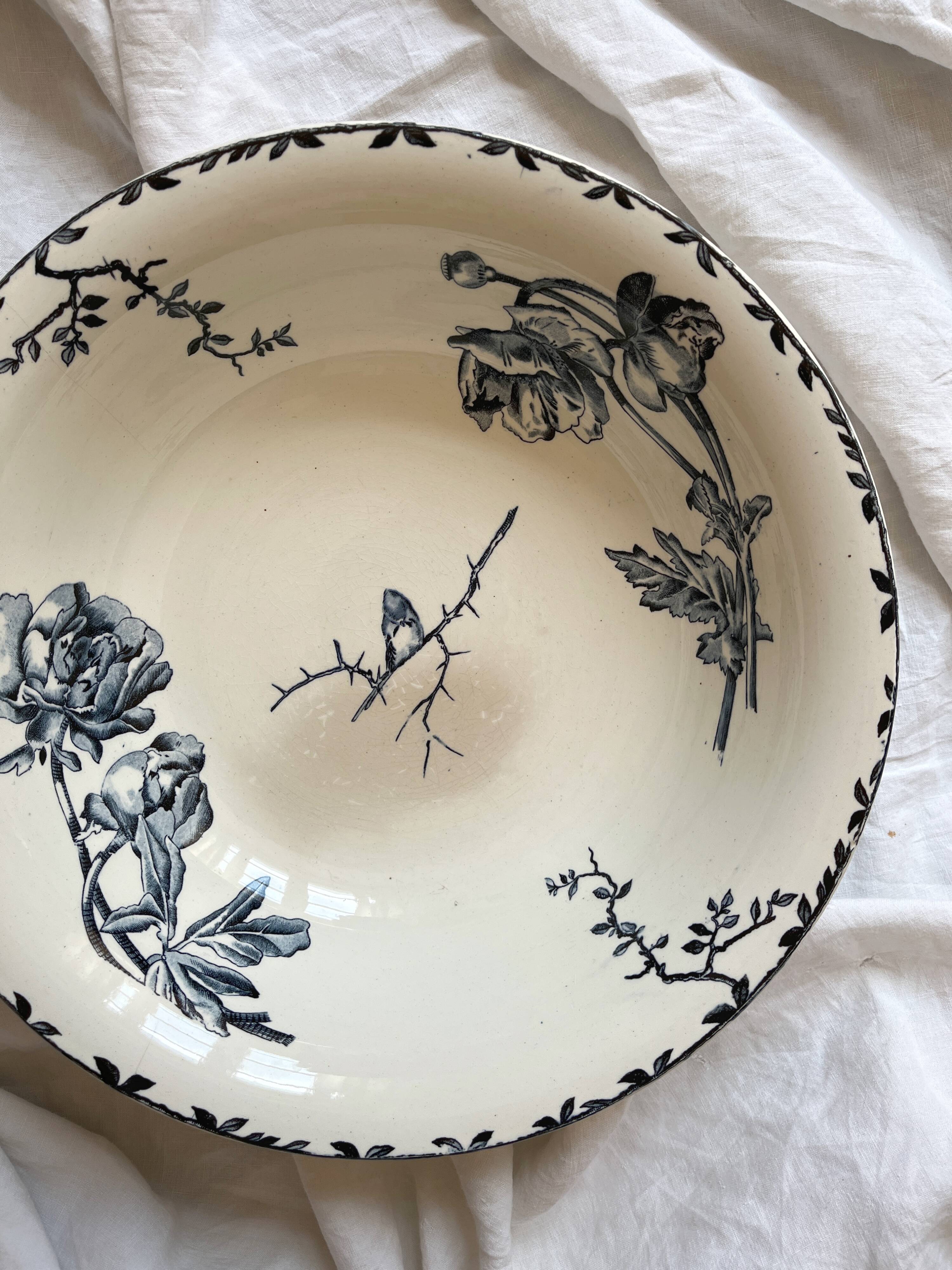 Vasque saladier en terre de fer fleurs oiseau "Oxford" Choisy le Roi