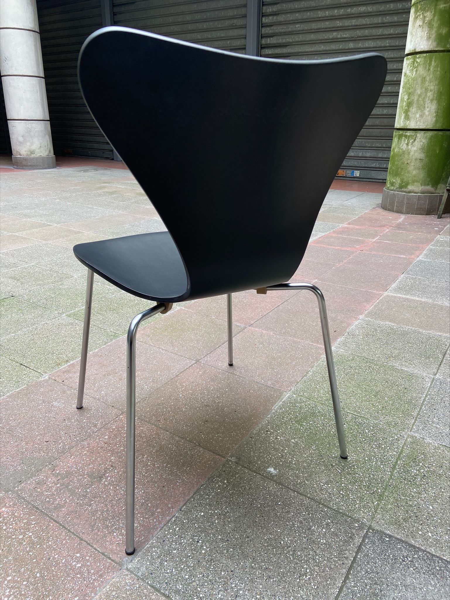 Set de 3 chaises modèle "3107" dites "série 7" d'Arne Jacobsen
