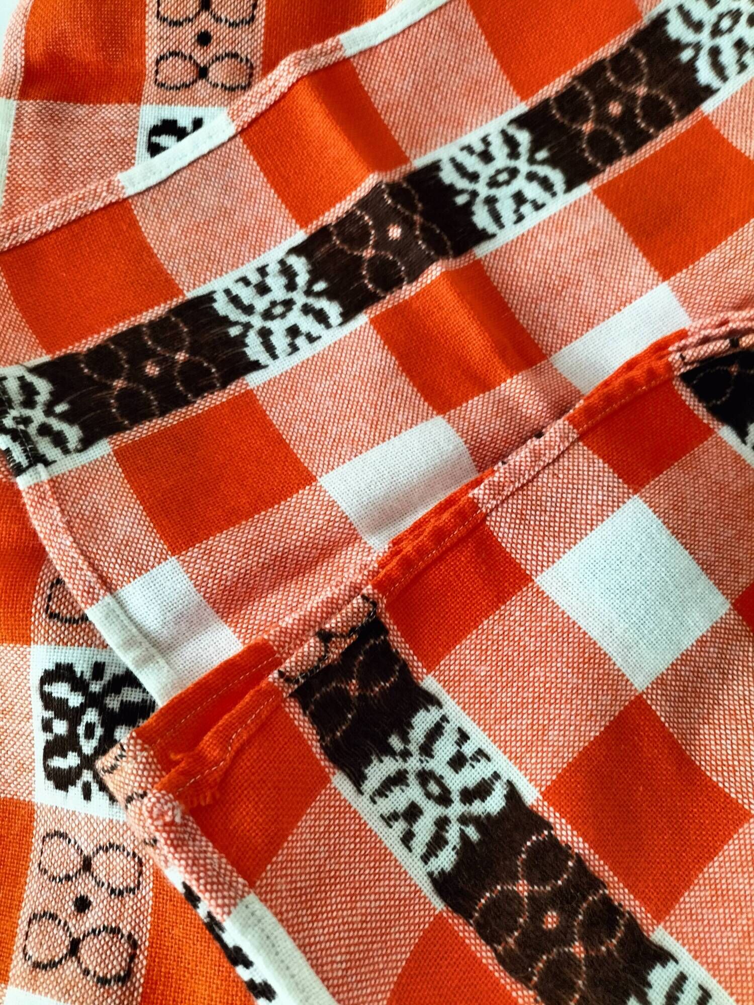 Tablecloth and 14 napkins – orange – 60s-70s – bistro pop style