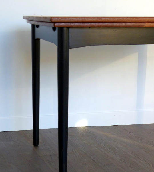 Table de salle à manger scandinave