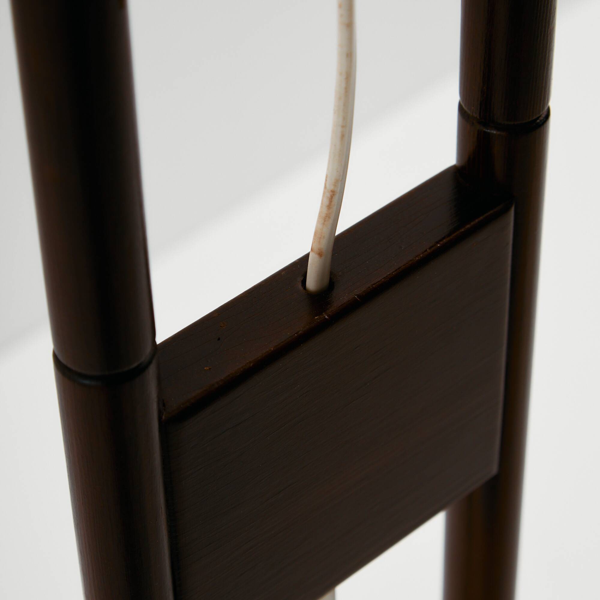 MK11052 Pine floor lamp by Lys