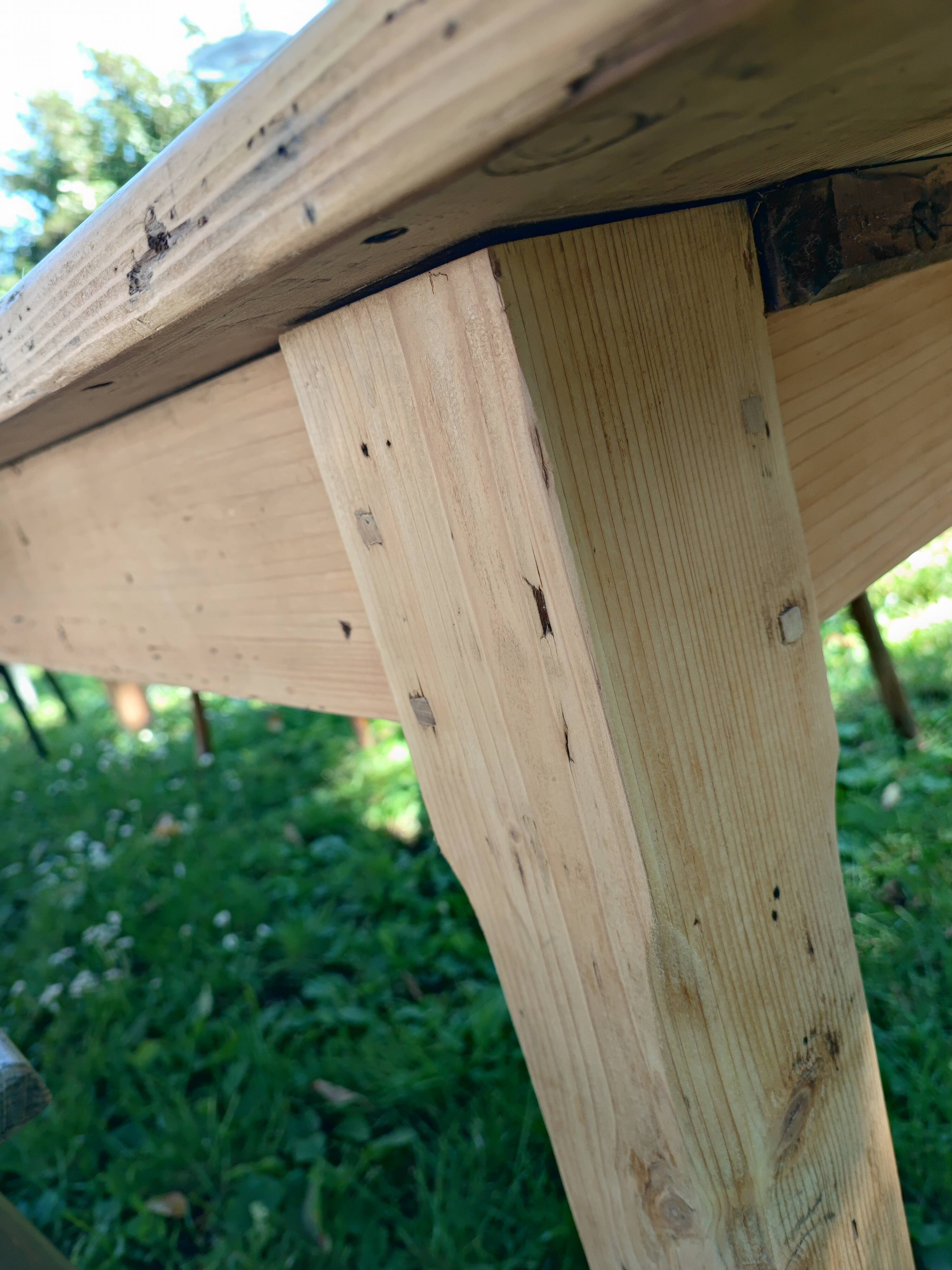Farm table