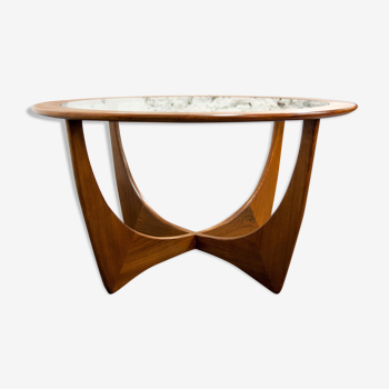 Table basse Astro par Victor Wilkins