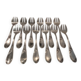 12 silver-plated oyster forks with rocaille ribbon decoration, 13.7 cm