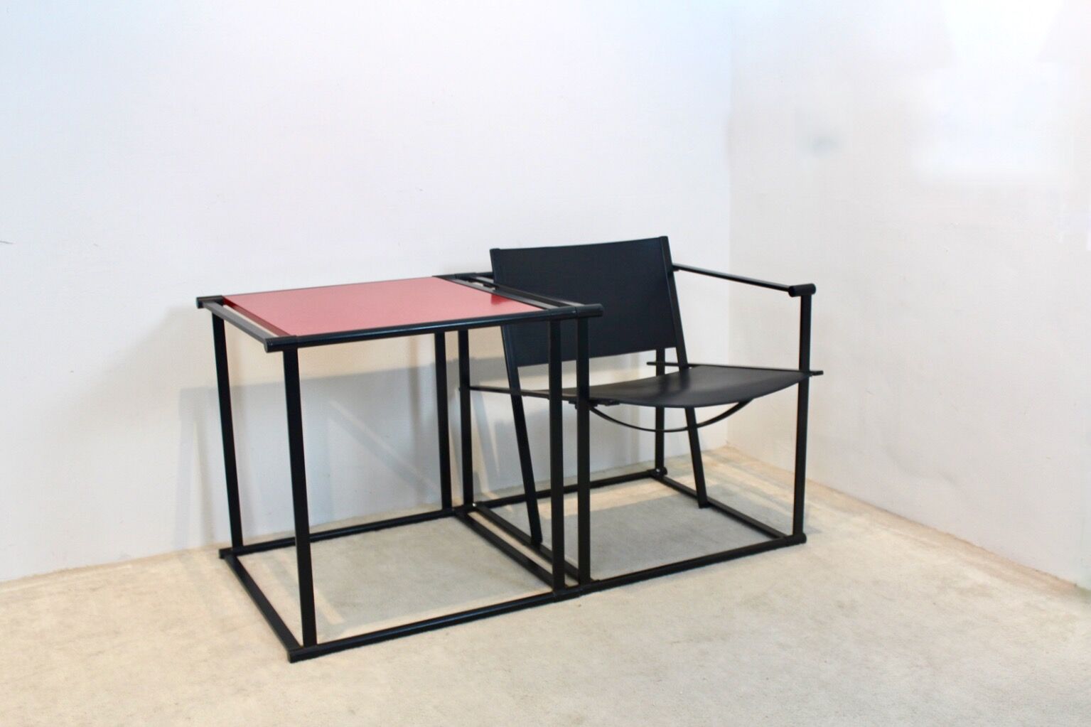 Fm62 chaise longue cubique en cuir et table assortie par radboud van