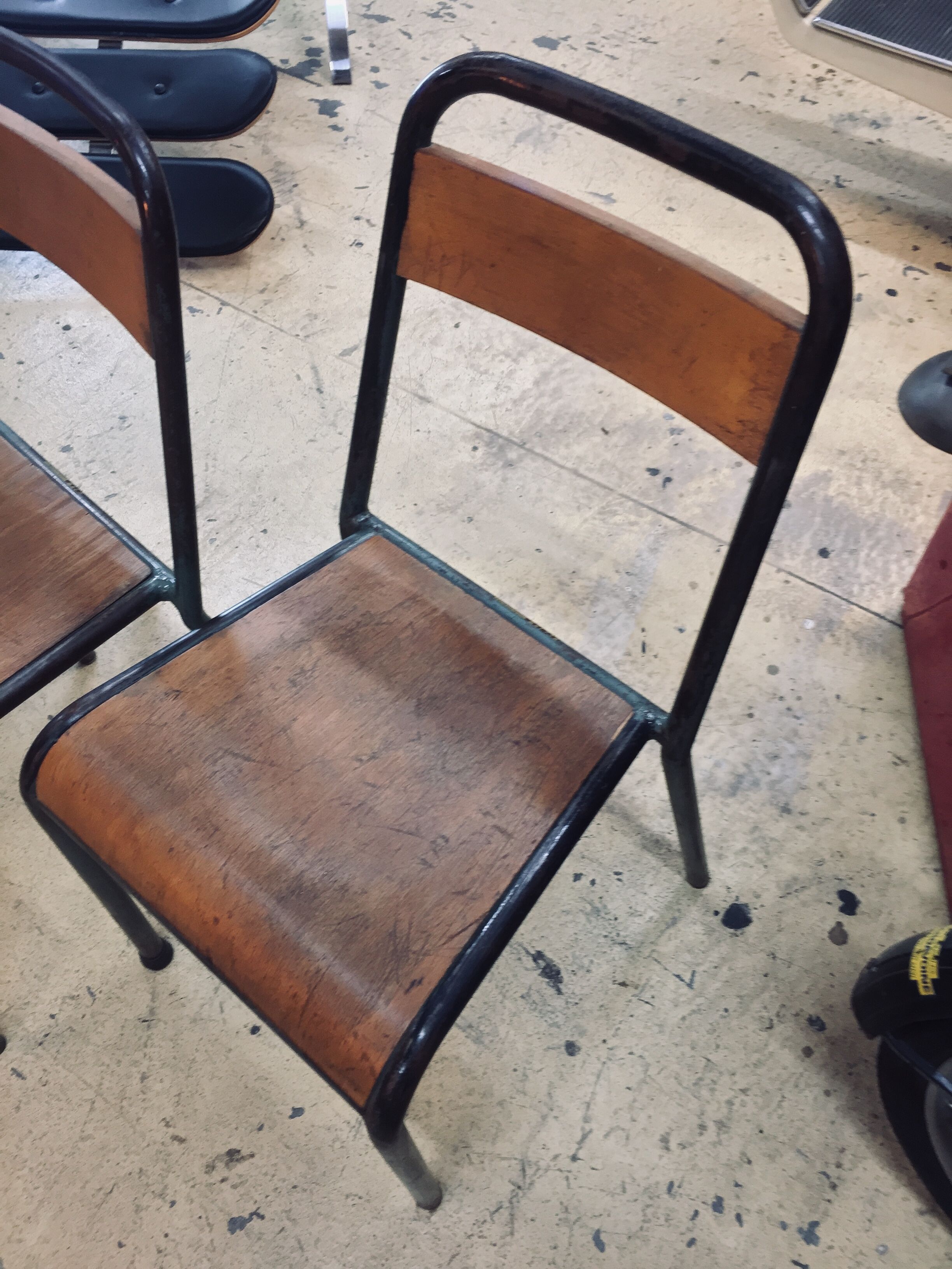 Authentique chaise d'école Stella