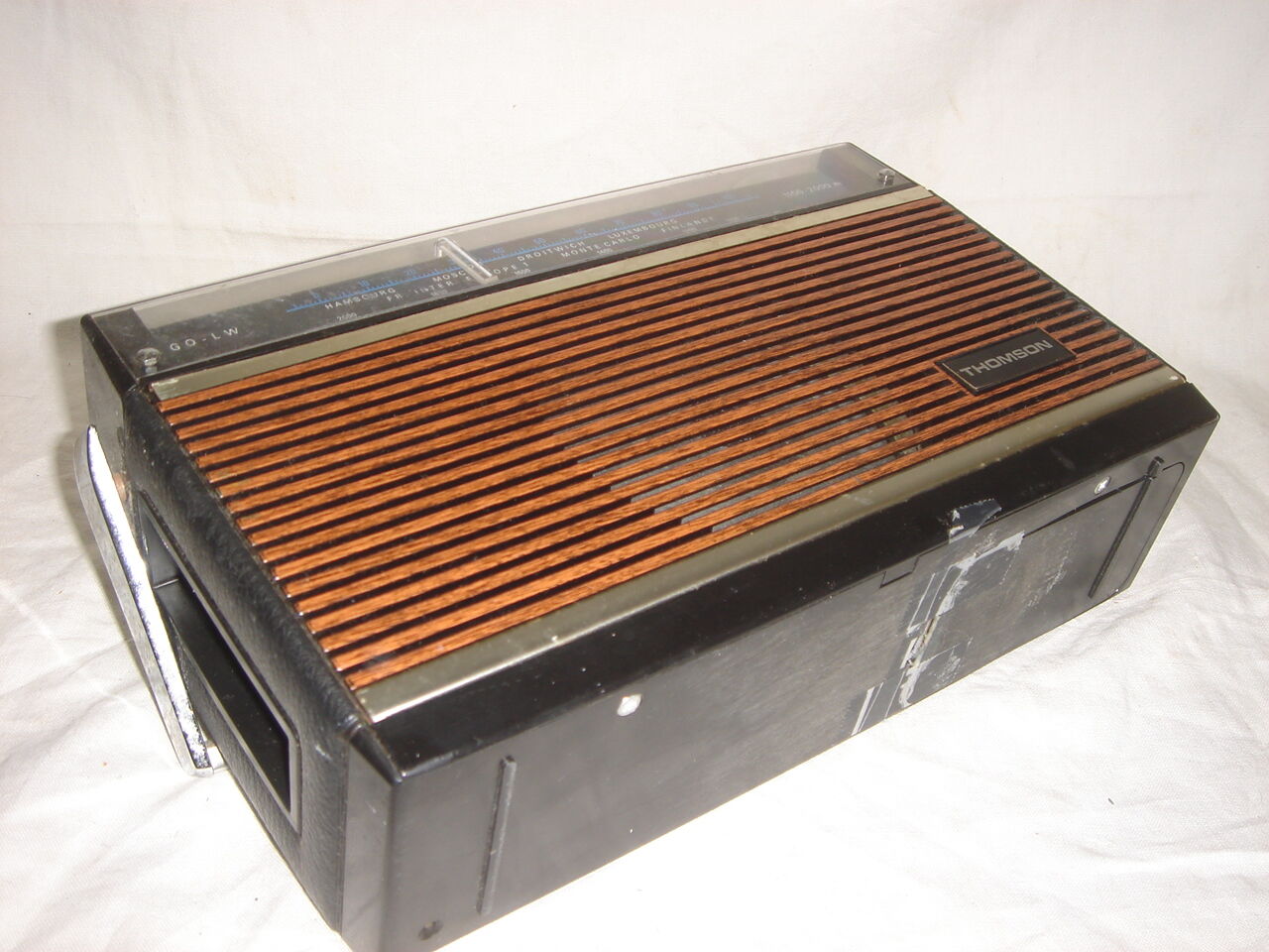 Old post 1960 thomson portable radio