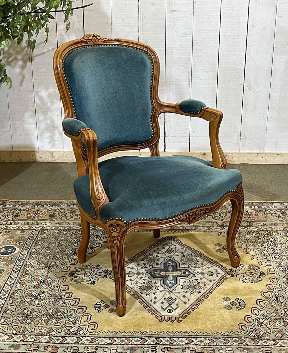 Louis XV style cabriolet armchair in beech wood