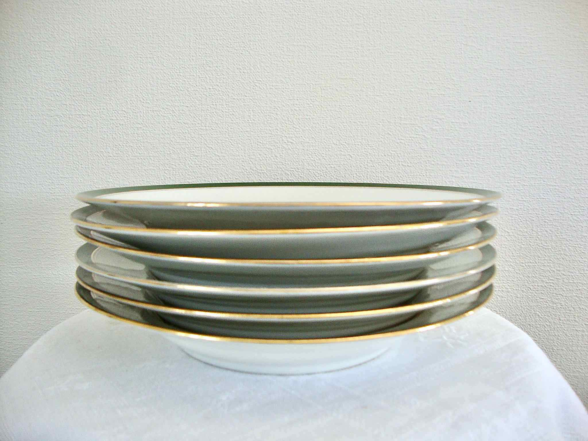 Service of 26 plates and dishes  from the 40s
