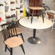 Table ronde en marbre et ses chaises