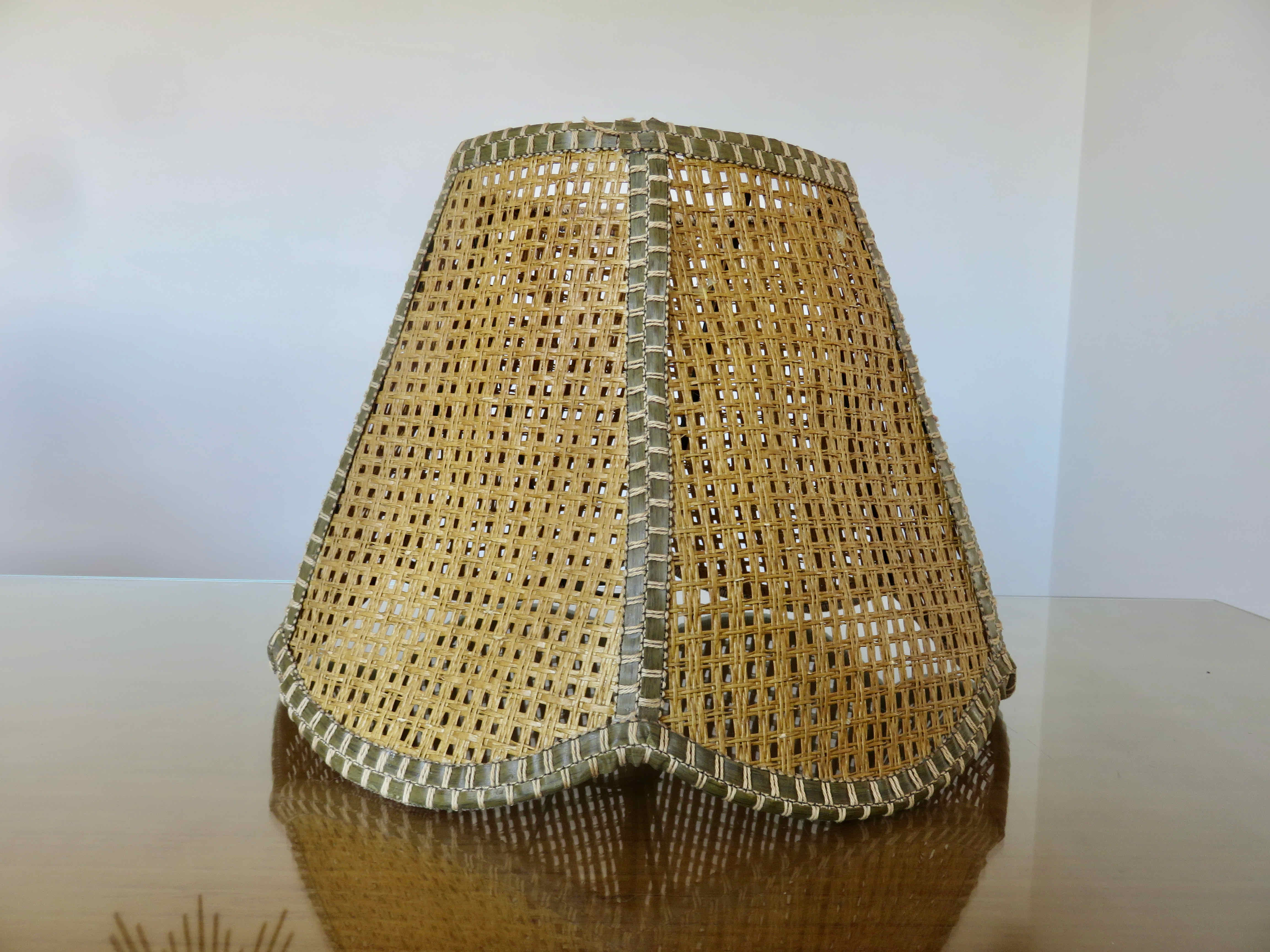 Bottle lamp in scoubidou, lampshade in rattan years 50/60
