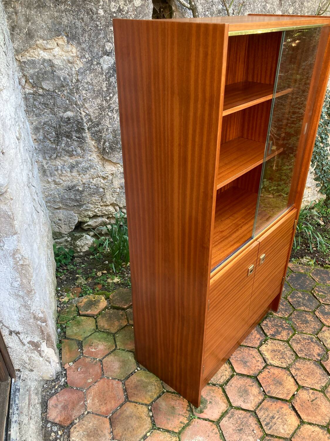 Vintage 1960s display cabinet.