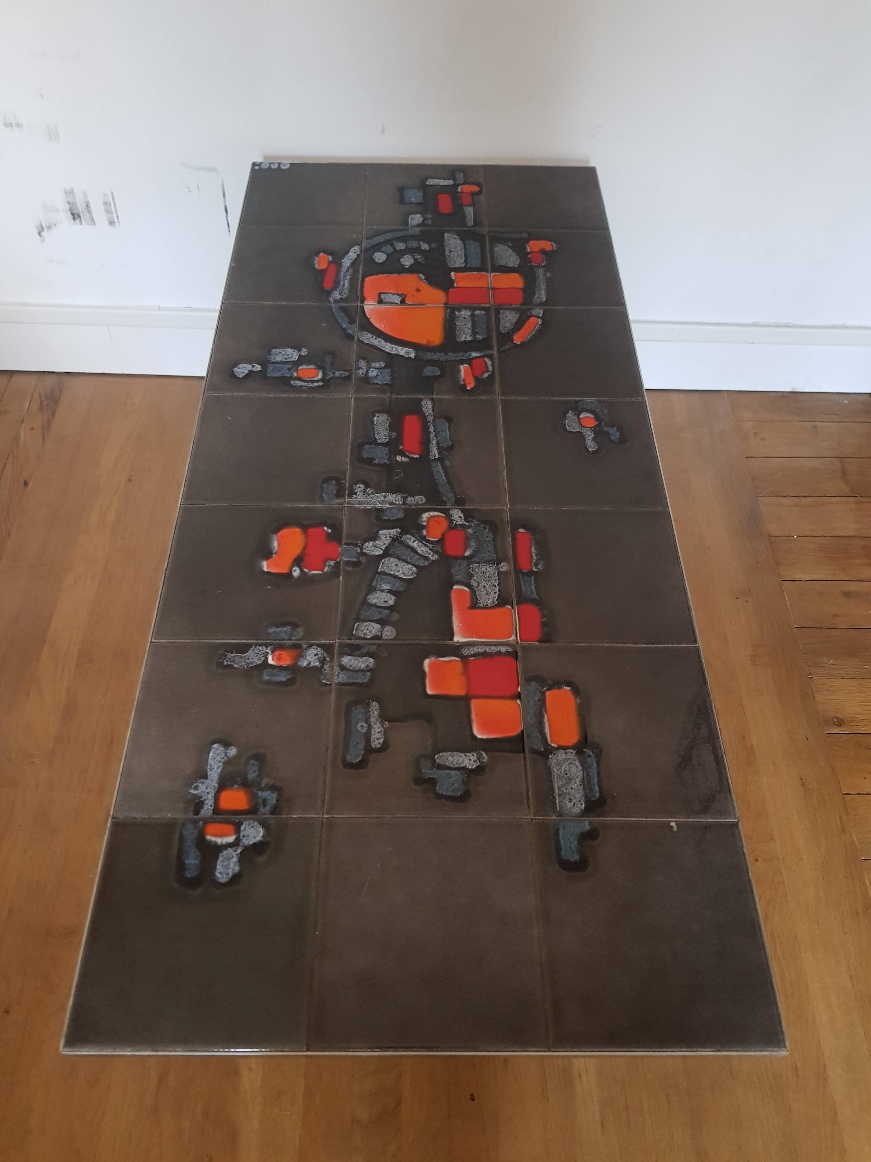 Ceramic coffee table by Adri