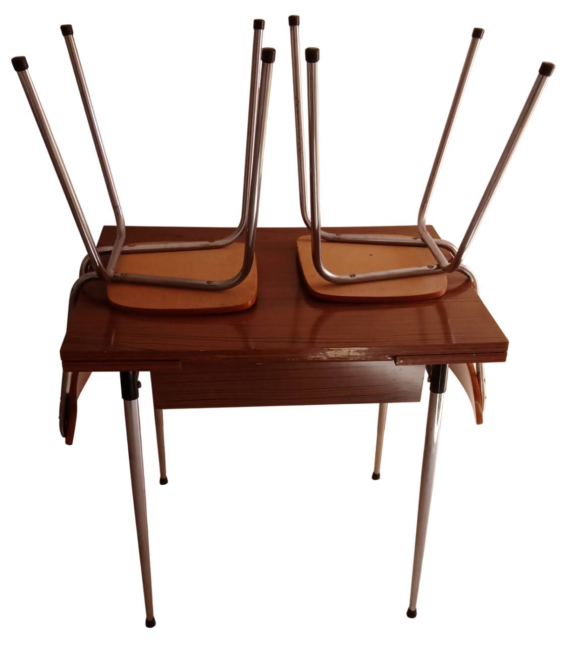 Table et 2 chaises en formica, années 60