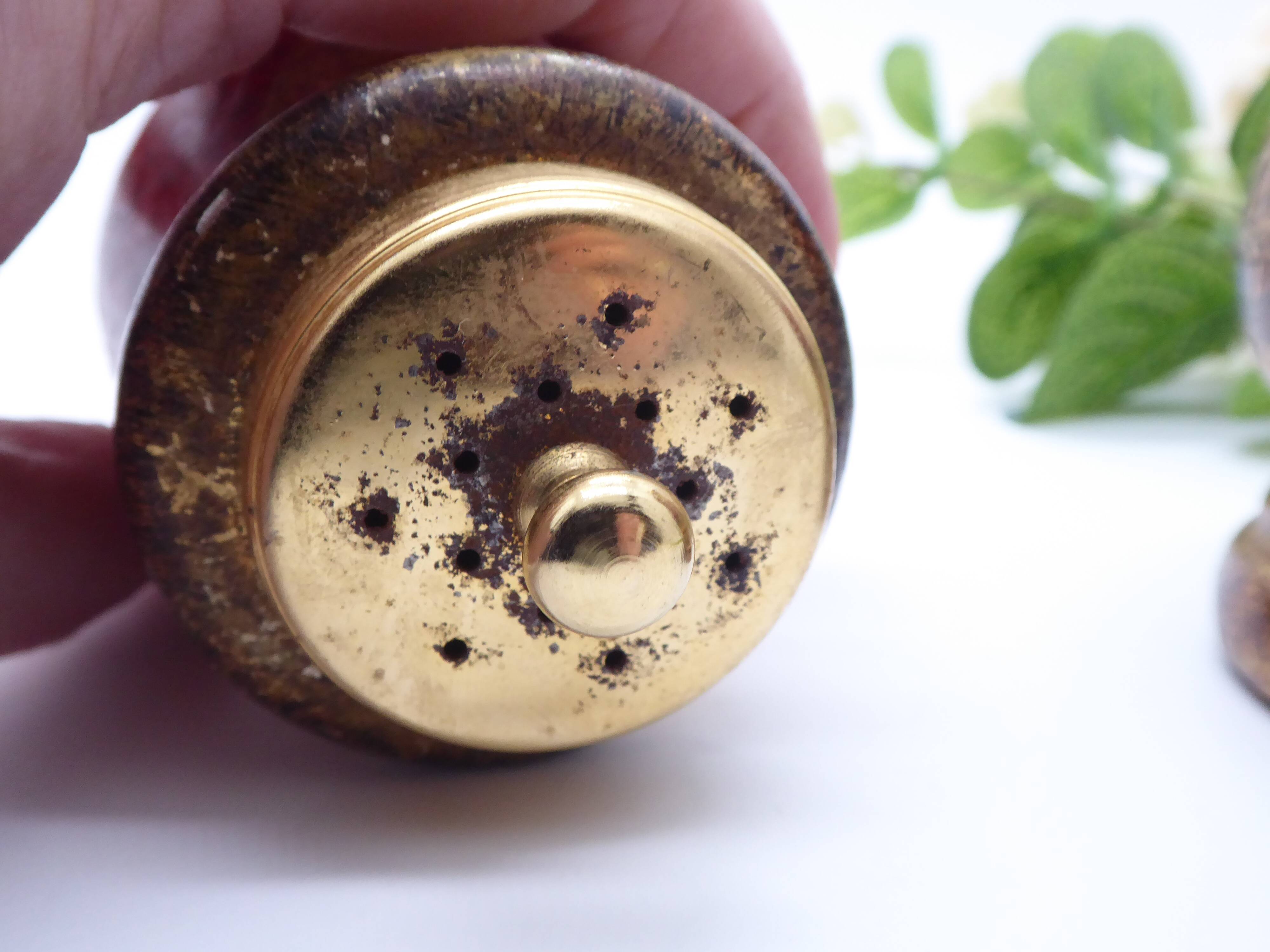 Salt shaker and pepper mill Florentine style