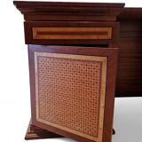 Pedestal desk