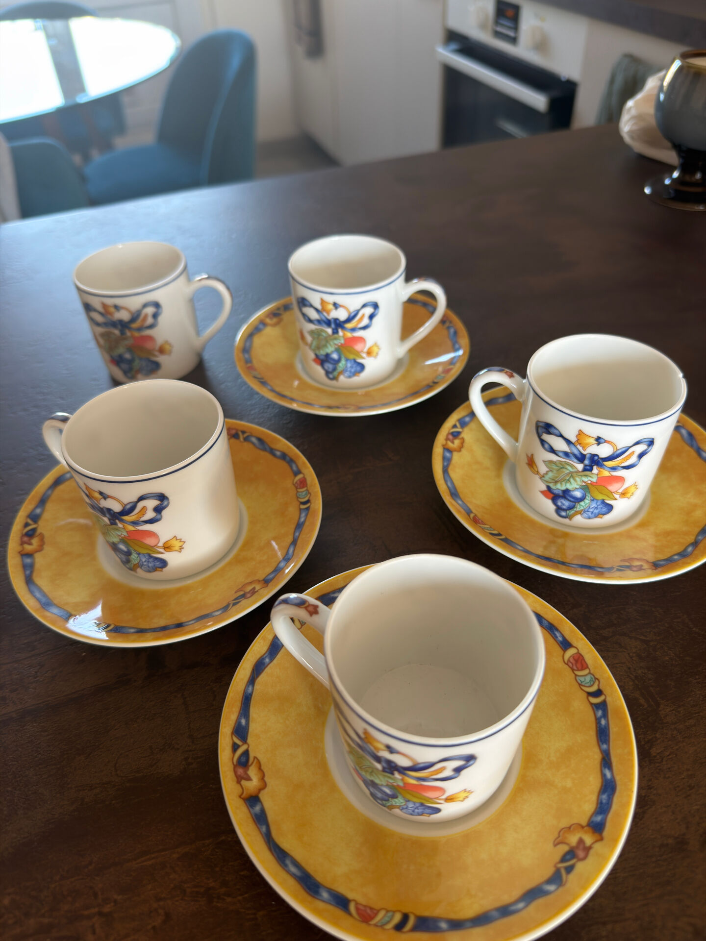 Bernardaud Limoges Borghèse – 5 cups + 4 saucers in porcelain