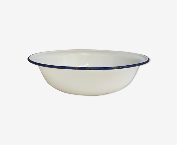 Enamelled basin