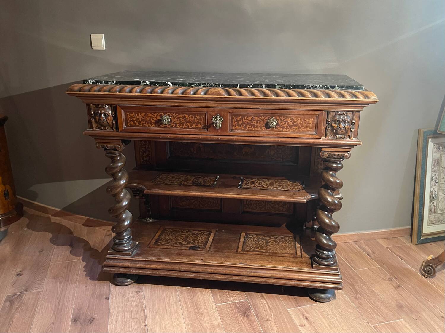 Console style Louis XIII
