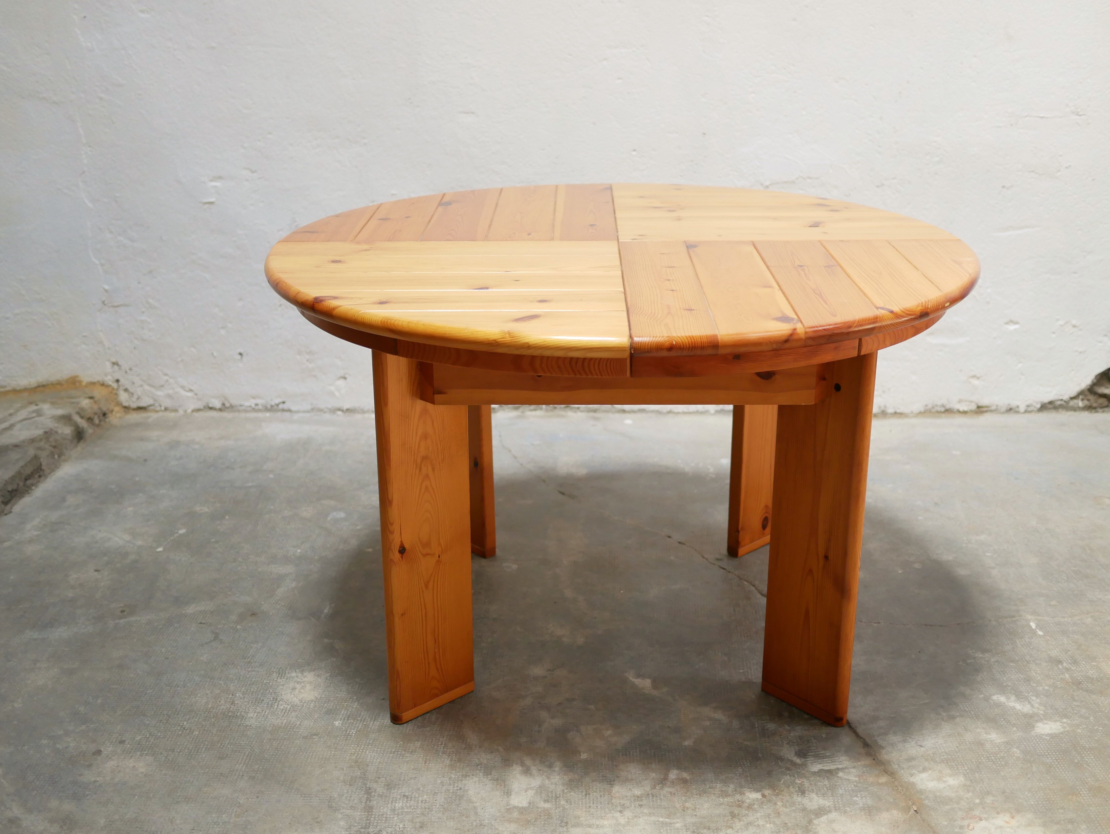 Vintage stretch dining table and 4 chairs by S. Coppola for Roche Bobois