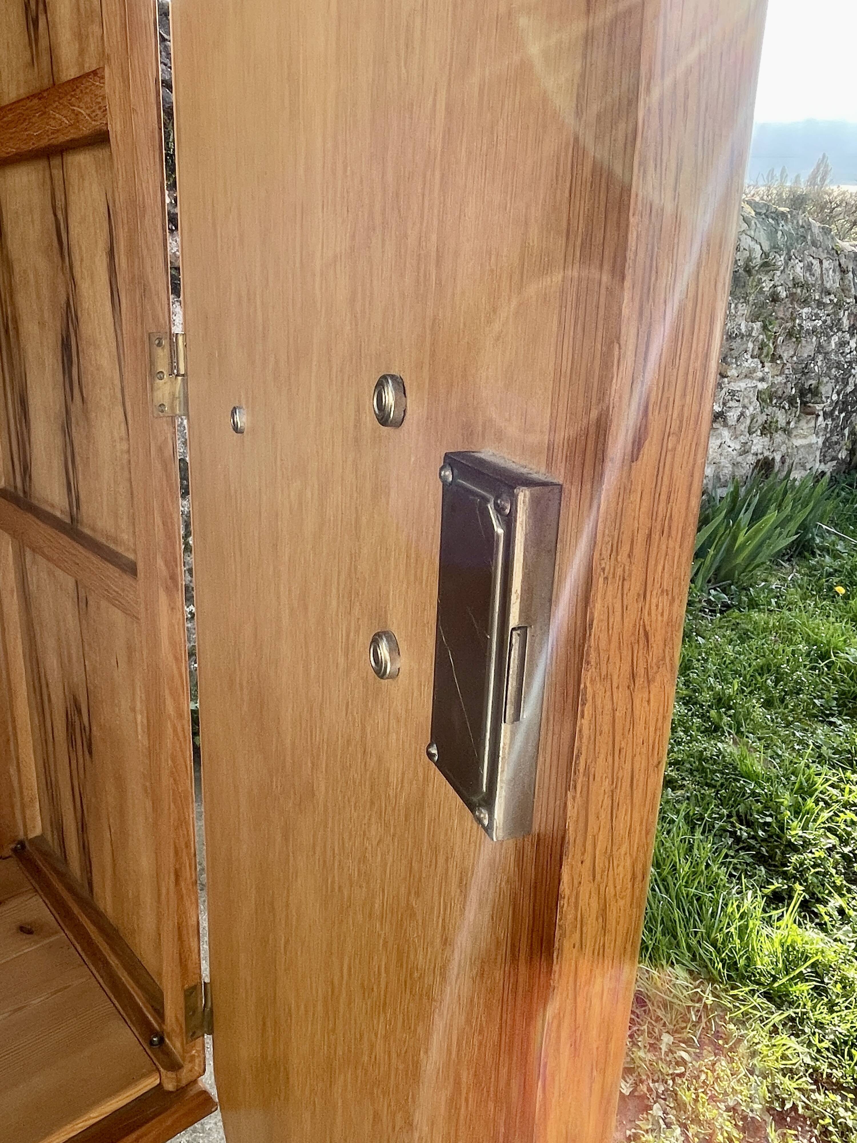 Armoire en chêne 3 portes miroir pieds compas