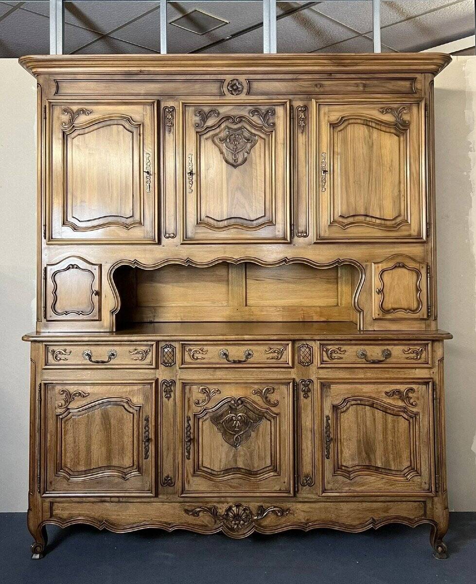 Très important buffet de style Louis XV en merisier