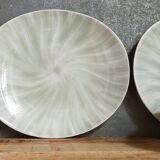 Neuf assiettes faïence de Salins-les-Bains vintages