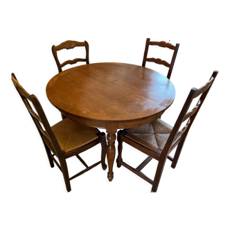 Round kitchen table