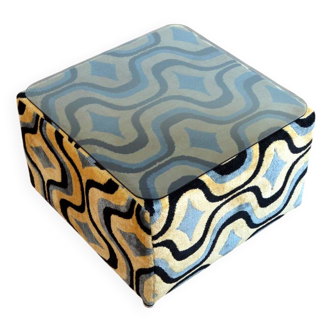 Vintage Italian design side table / pouf from the 1970s