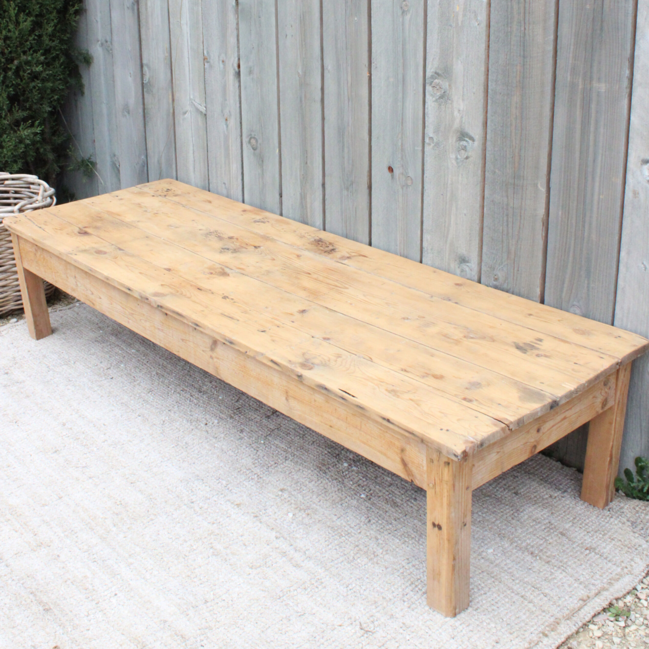 Table basse de ferme