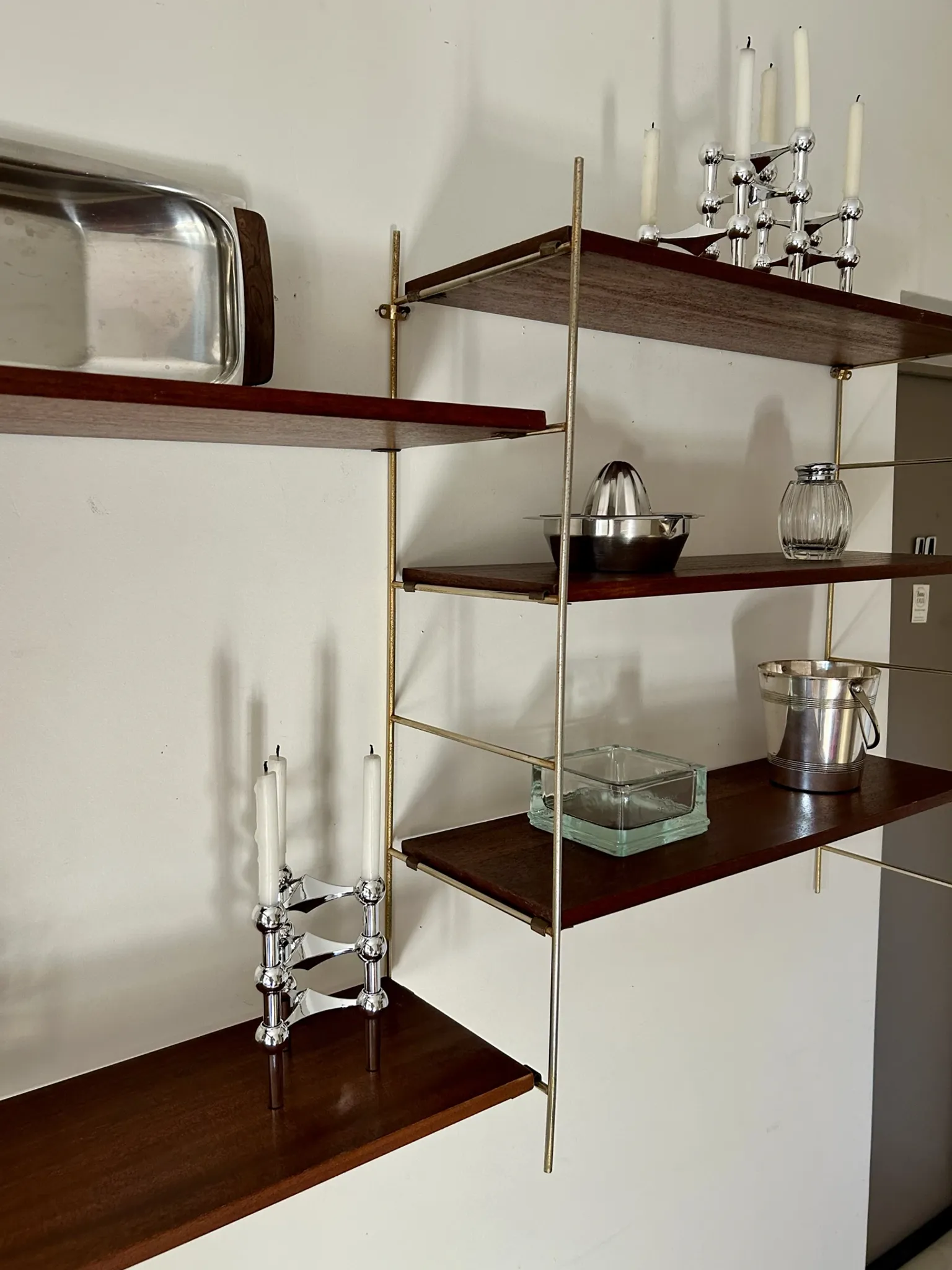 Double shelf in Tomado style